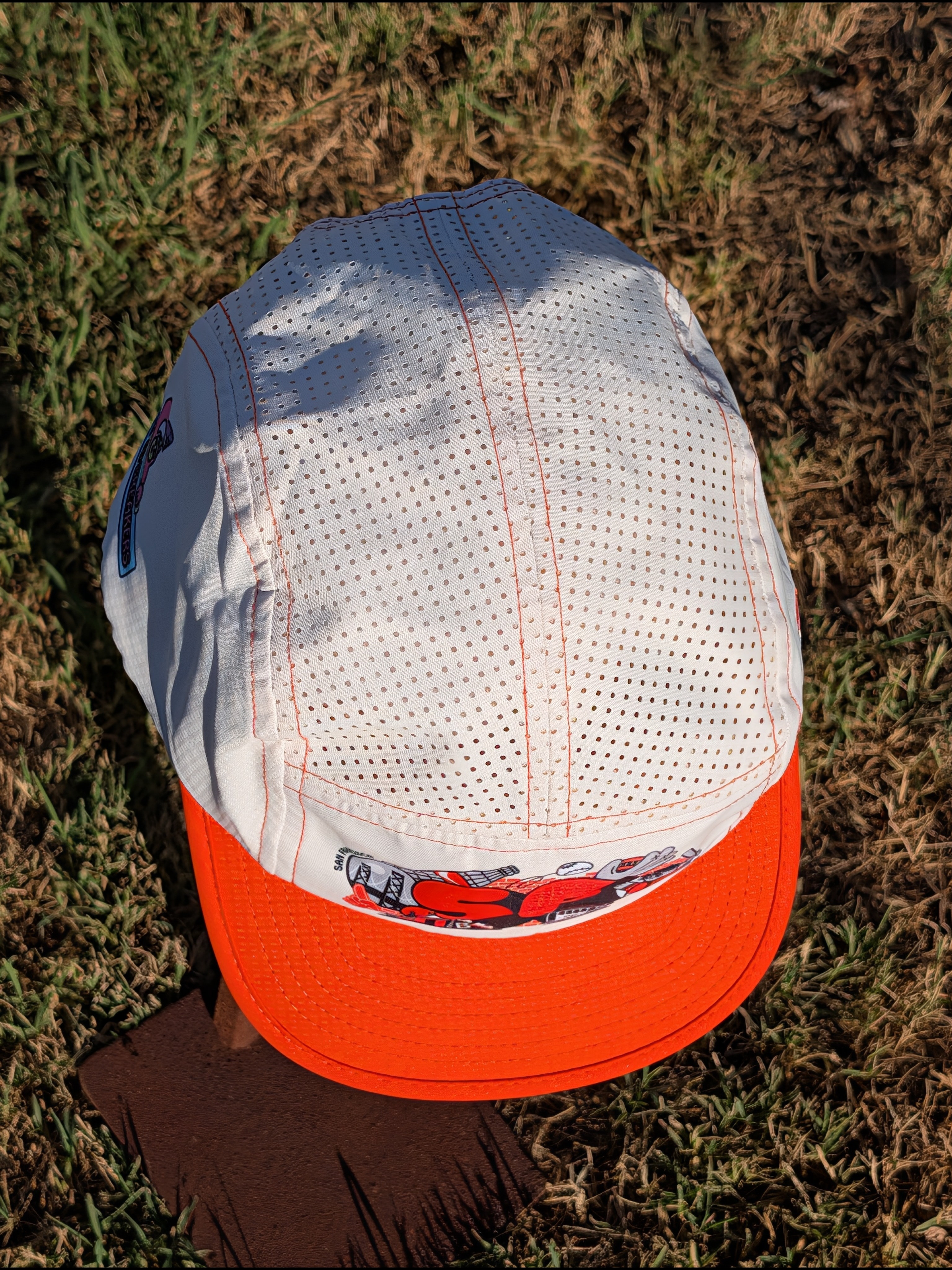 Rnnr San Francisco Base To Breakers Pacer Running Hat Giant Race Cap 56cm White — image 4 of 8